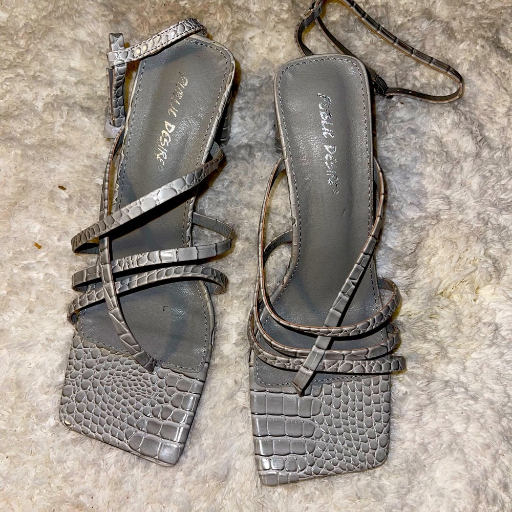 CROC GREY HEELS🐊👠